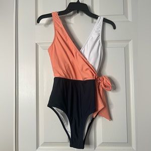 NWT Cupshe colorblock one piece with side tie